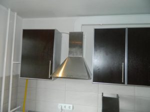 Установка вытяжки на кухне в Кировграде